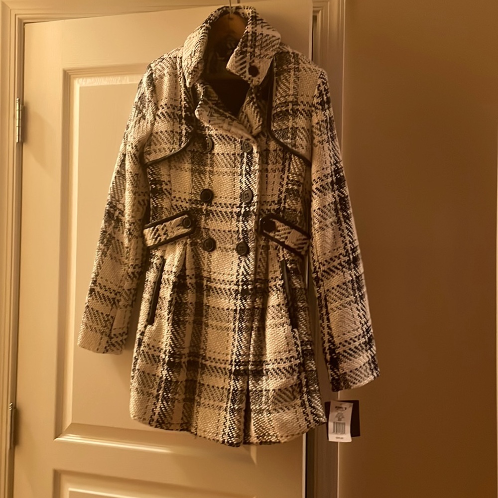IZ Byer coat.  Beautiful.  Smoke-free home.